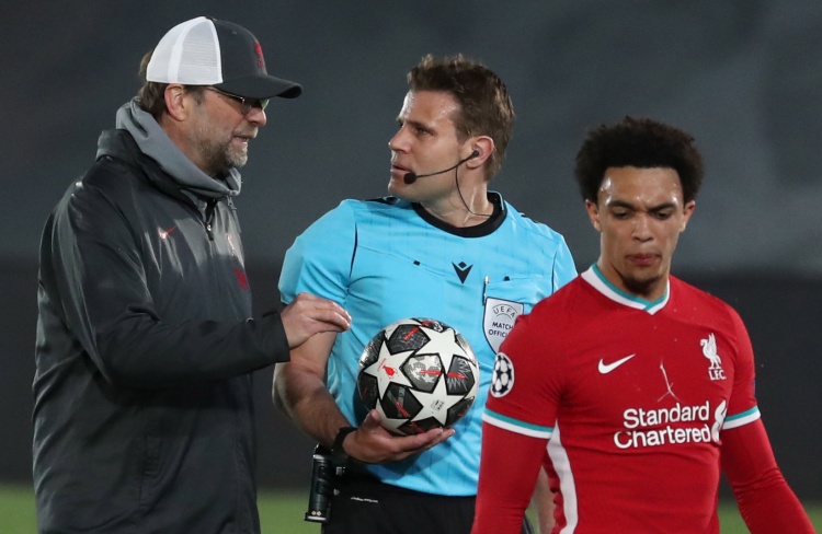 辽宁男篮4：0战胜浙江队夺得本赛季CBA总冠军